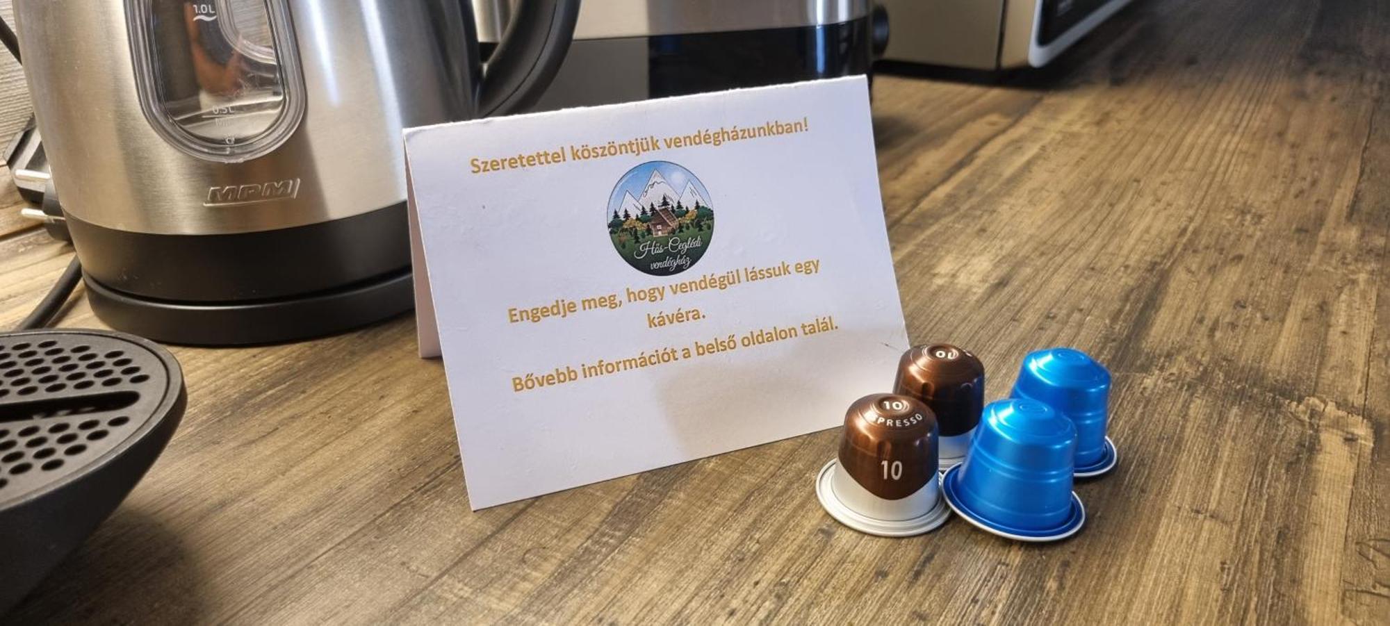 Hos-Cegledi Vendeghaz Miskolc -Oenallo Otthon, Mely Csak Az Oenoeke エクステリア 写真